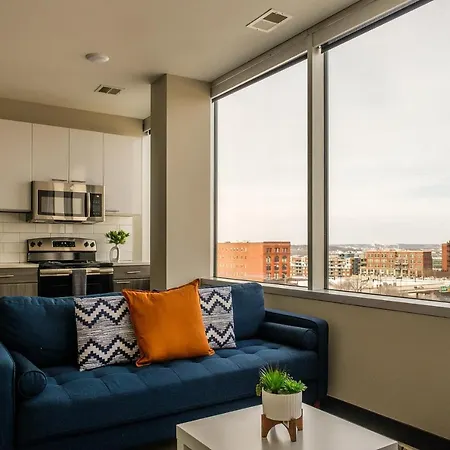 Frontdesk Flashcube Apts Downtown Kansas City